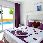 빌라 Uezuemlue 1 Bedroom Secluded With Private Pool