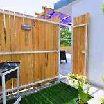 Uezuemlue 1 Bedroom Secluded With Private Pool 빌라