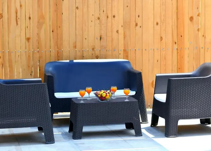 Villa Uezuemlue 1 Bedroom Secluded With Private Pool *